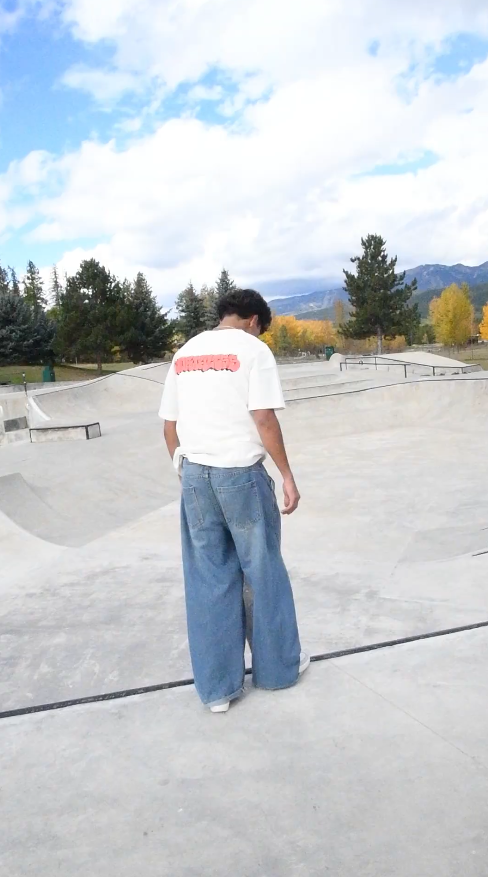 Worthless Tee Bubble Graffiti